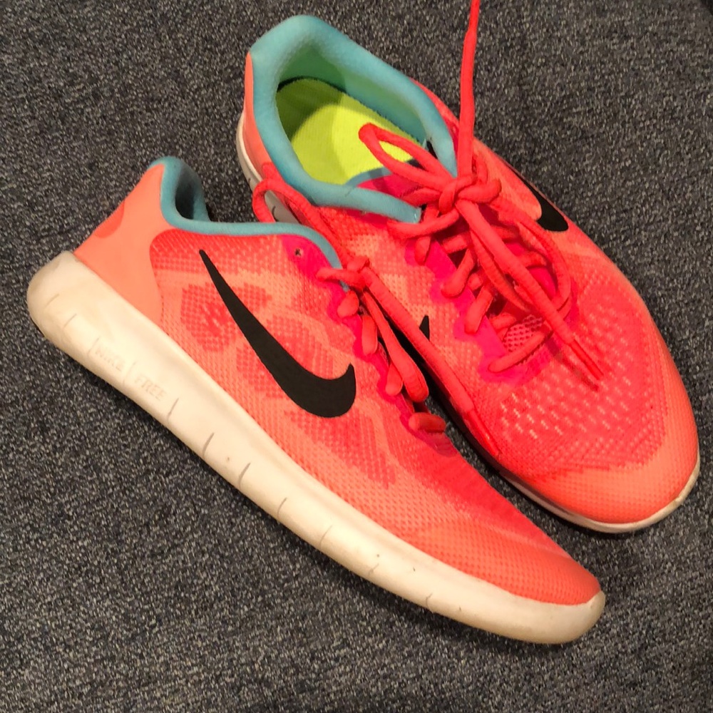 Nike free rn youth great condition